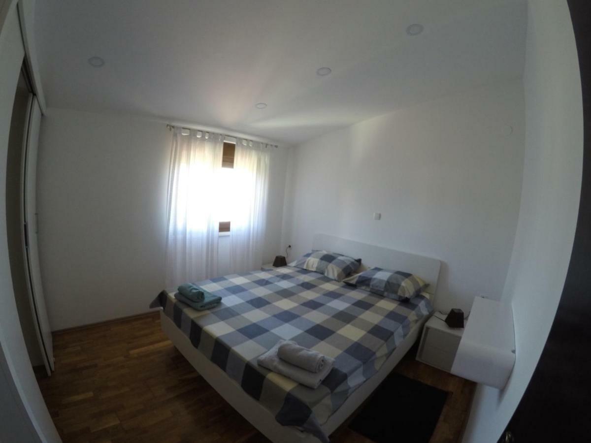 Апартаменти Apartman Koralj Пула Екстер'єр фото